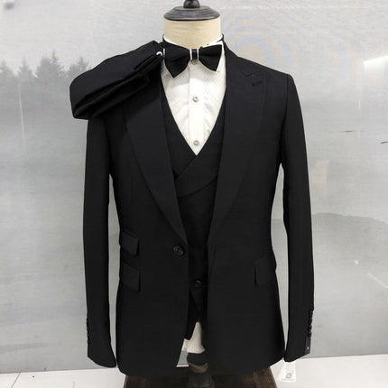 Business Men’s Three-Piece Suit Set with Notched Lapels and Textured Fabric