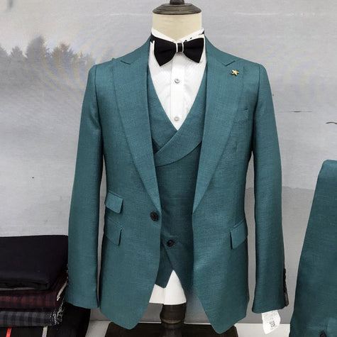 Business Men’s Three-Piece Suit Set with Notched Lapels and Textured Fabric