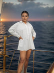 Relaxed fit shirt in white, button-front and pointed collar with long sleeves