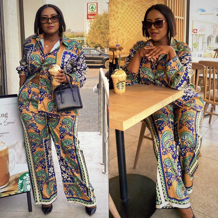 Printed flare bell trousers with wide-leg pattern in blue, green and yellow, full length