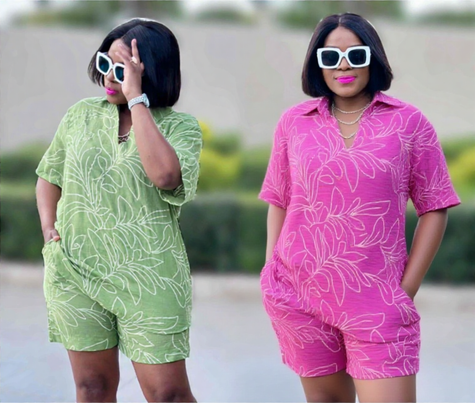 Pink printed floral twin set: short-sleeve shirt and matching shorts