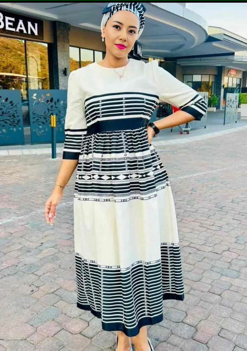 Geometric Stripe Patterned Midi Dress with Three-Quarter Sleeves
