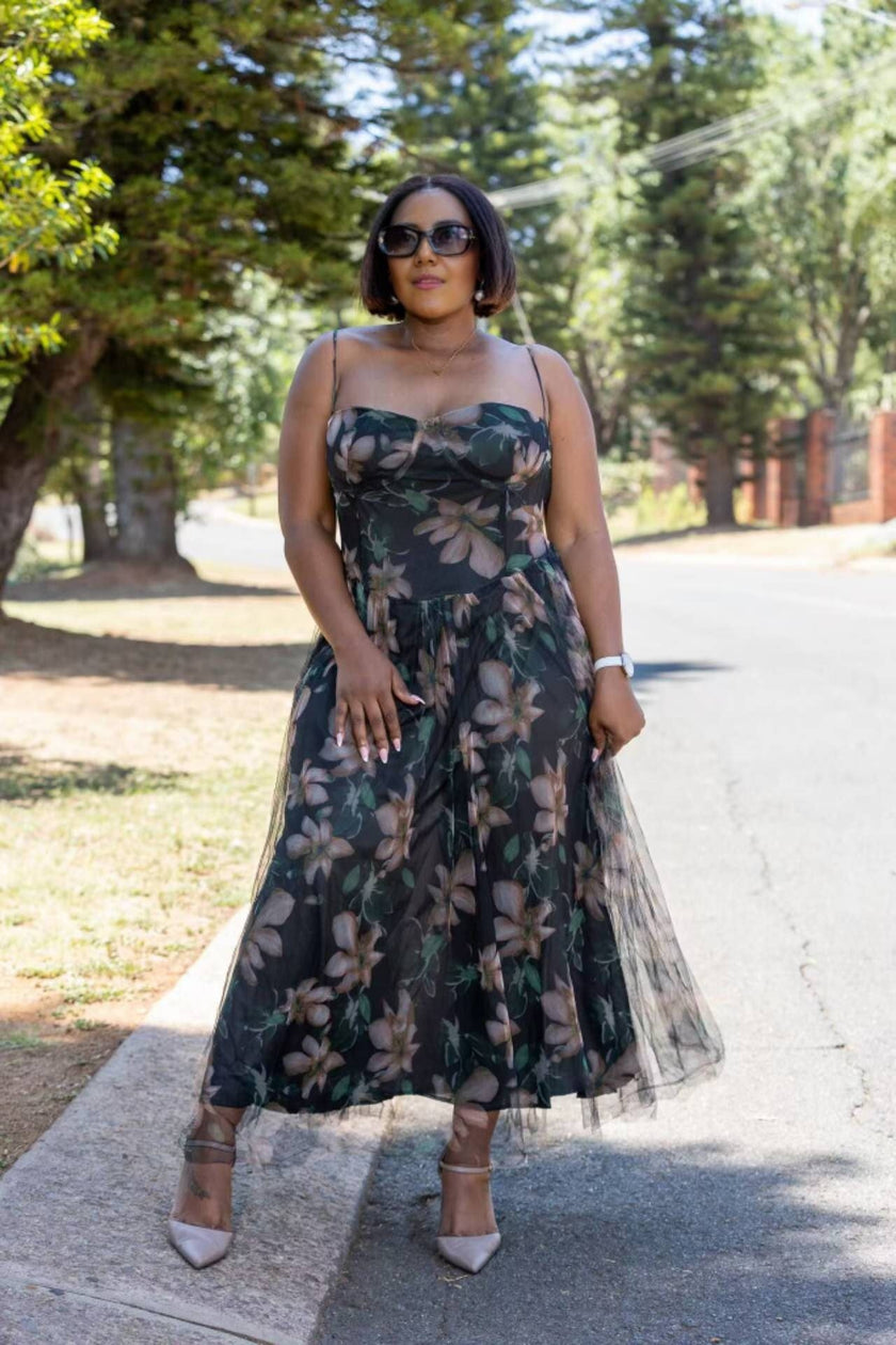 Women's Floral Print Spaghetti Strap Maxi Dress with Sweetheart Neckline and Sheer Overlay