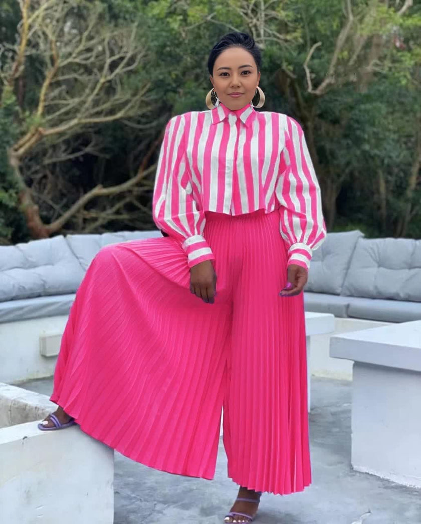 Striped High-Neck Long Sleeve Blouse with Wide-Leg Pleated Trousers in Modern Style