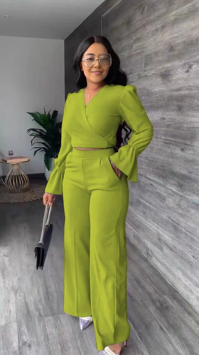 V-neck puff-sleeve jumpsuit, wide-leg, light green