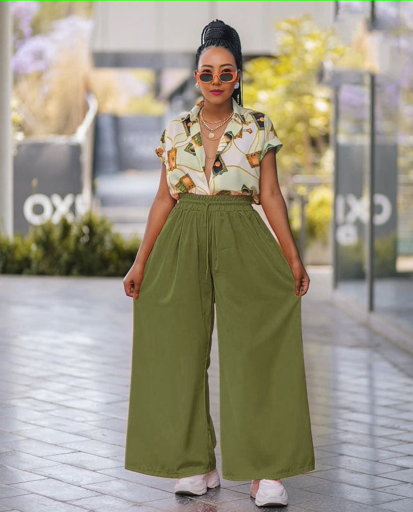 Tropical print twin set with short-sleeve shirt and olive wide-leg pants