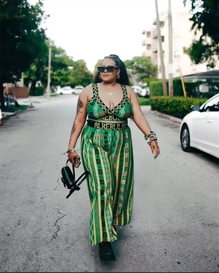 Sleeveless V-Neck Twin Sets with Waist Tie and Wide-Leg Design