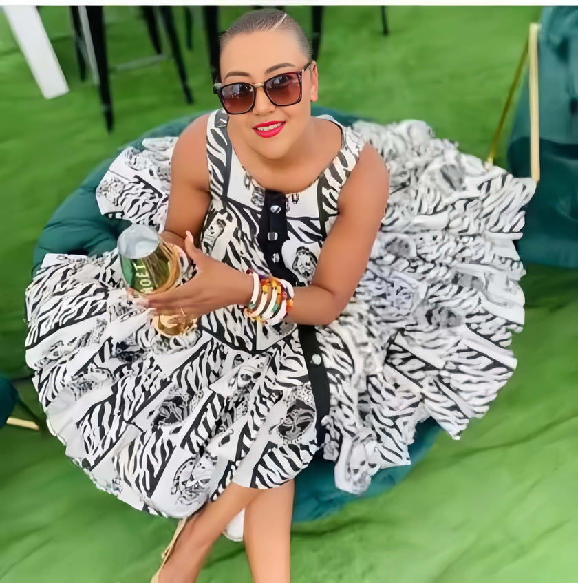 Sleeveless Knee-Length Flared Dress with Animal Prints and Abstract Patterns