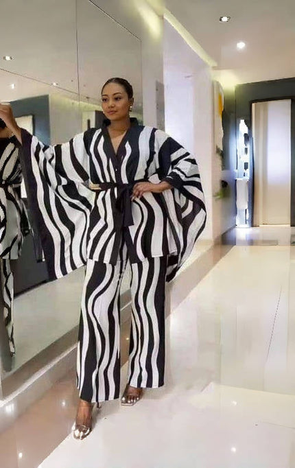 Wavy stripe kimono top and matching pants set, black and white, wide sleeves