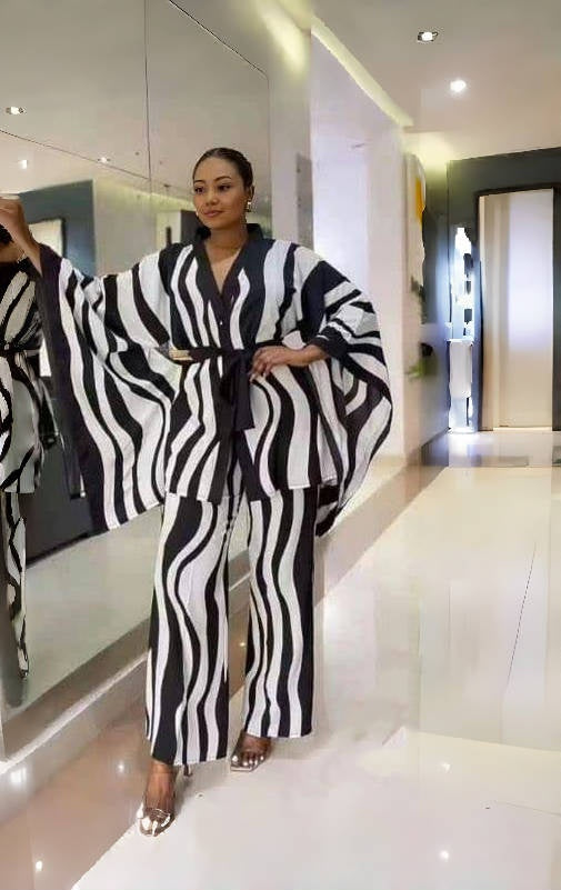 Wavy stripe kimono top and matching pants set, black and white, wide sleeves