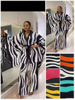 Wavy stripe kimono set with wide sleeves and matching pants, black and white; color swatches