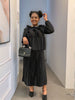 ：Women's Loose-Fit Top with Cinched Waist and Pleated Design