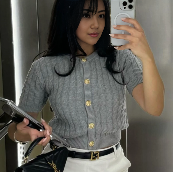 Sleeveless Buttoned Vest Knitted Top with Front Pockets