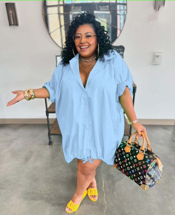 Loose-fit shirt dress with drawstring hem in sky blue, short sleeves, button front