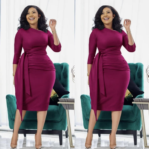 Slim-fit midi dress in maroon with waist tie and pleated front panels
