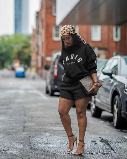Loose-fit sweatshirt and shorts set, black with ARIO graphic