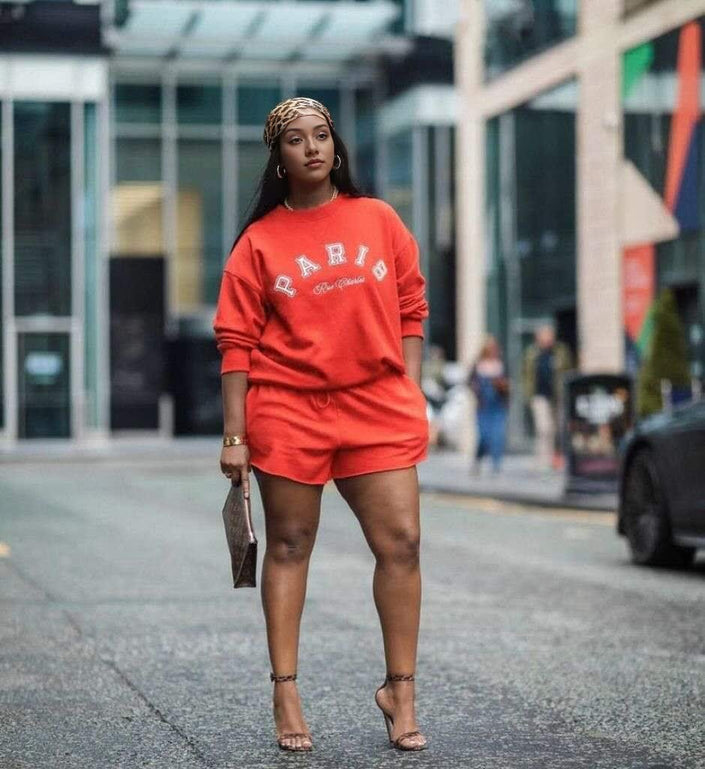 Loose-fit sweatshirt and shorts set, orange-red with ARIO graphic