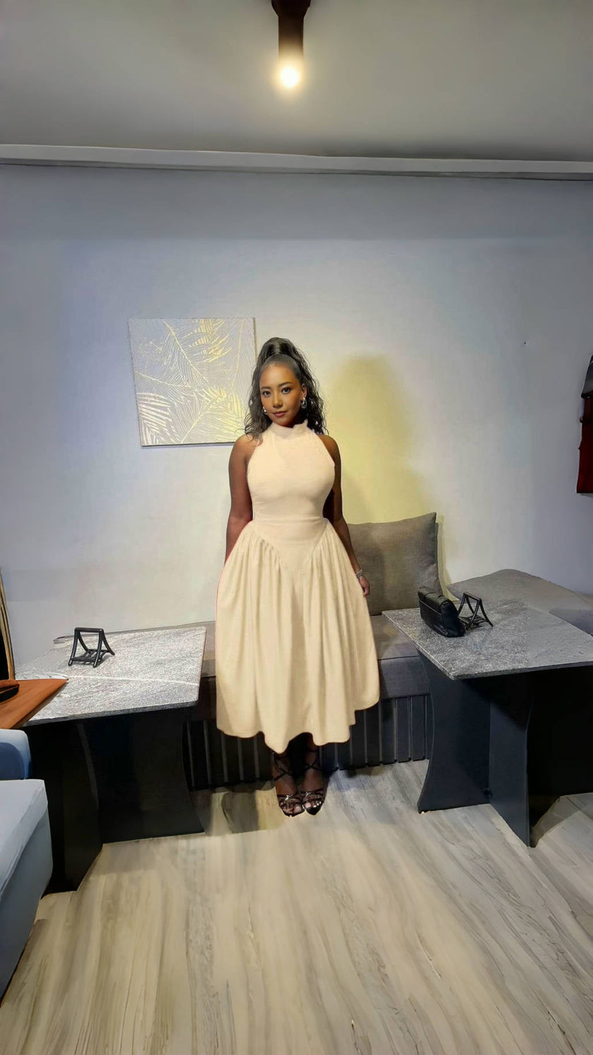 Women's Sleeveless Halter Neck Midi Dress with Pleated Skirt and Fitted Waist