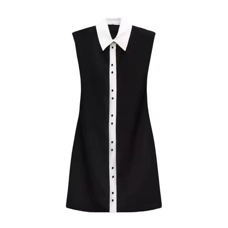 Sleeveless Collared Dress with Central Button Detailing