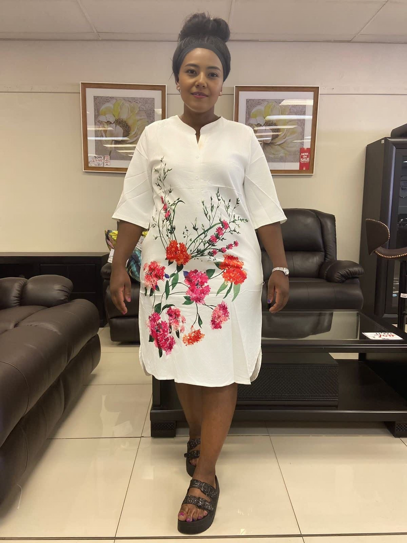 White Floral Pattern Dress, Loose Casual Style, V-Neck Design, Three-Quarter Sleeves