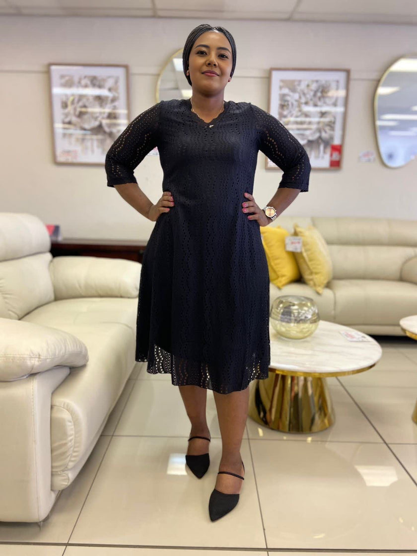 Women's Mid-Length Hollow Pattern Dress, Three-Quarter Sleeve Design, Elegant V-Neck