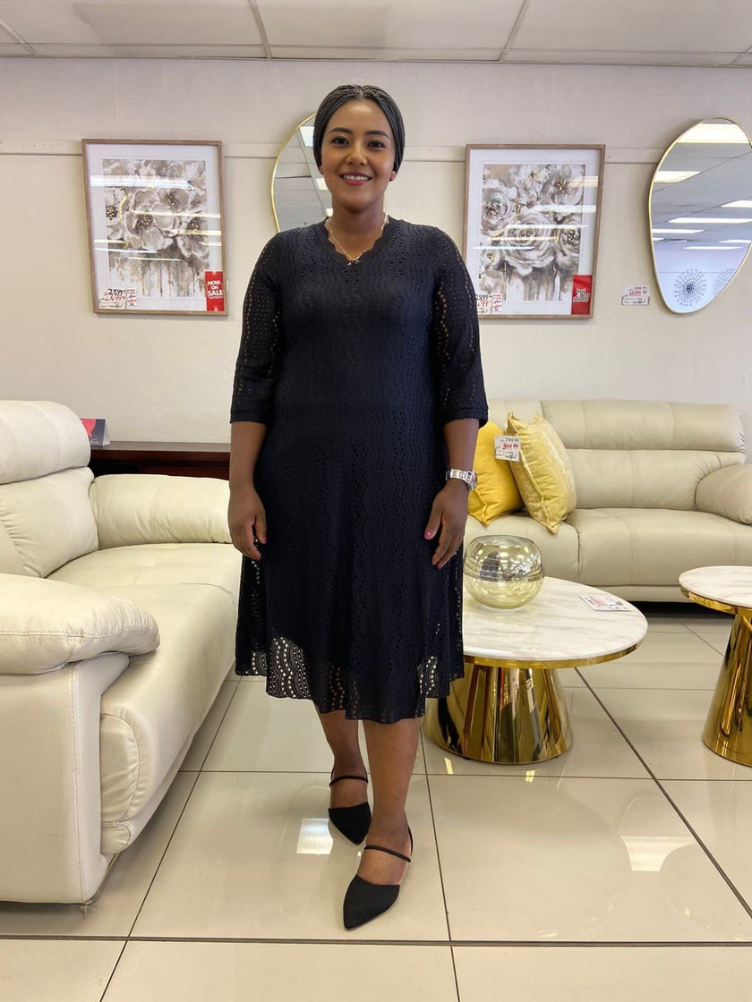 Women's Mid-Length Hollow Pattern Dress, Three-Quarter Sleeve Design, Elegant V-Neck