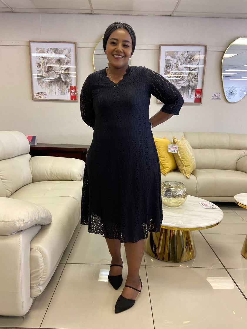 Women's Mid-Length Hollow Pattern Dress, Three-Quarter Sleeve Design, Elegant V-Neck