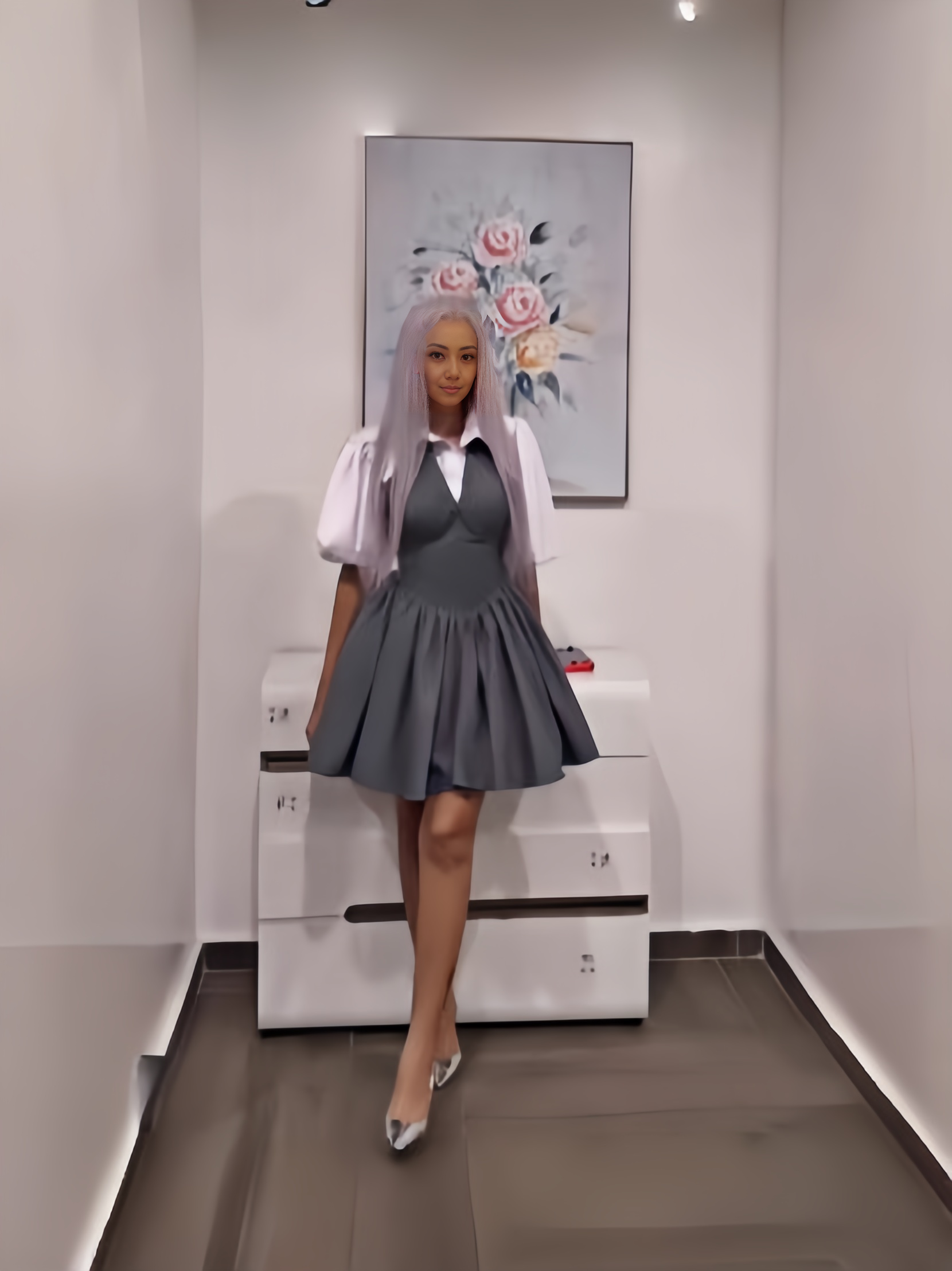 Grey mini dress with puff sleeves and V-neck, gathered flared skirt