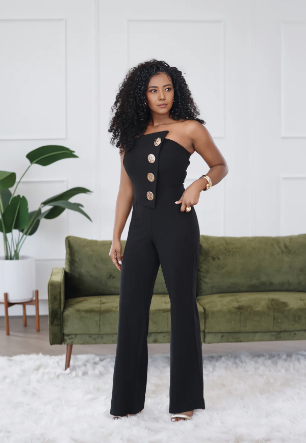 Single-Sleeve Fitted Waist Jumpsuit with Elegant Button Embellishments