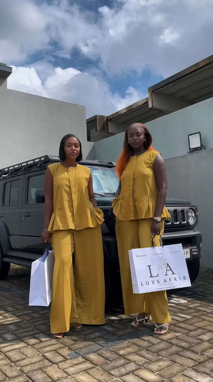 Twin Set Minimalist Sleeveless Chic Casual Outfit