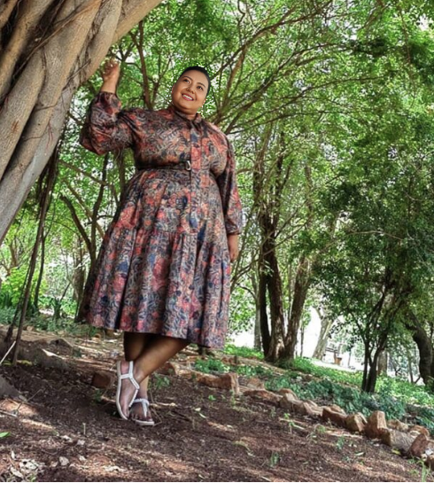 Mid-Length Dress with Puffed Sleeves and Abstract Print