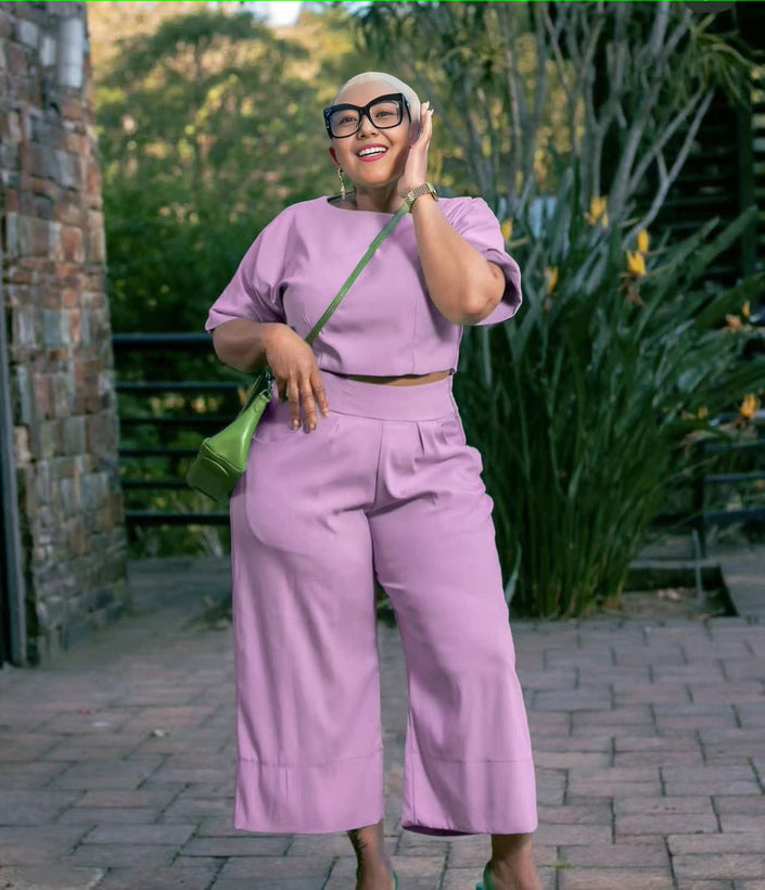 Lavender twin set top and wide-leg pants with short sleeves and contrast green belt