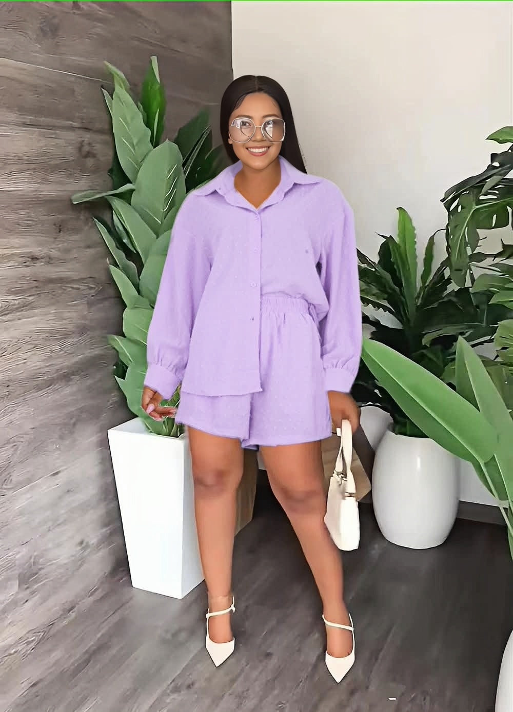 FashionPrice Twin Set: lila Bluse mit Rock, Knopfleiste, Puffärmel