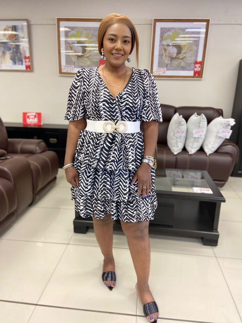 V-Neck Zebra Stripe Pattern Knee-Length Dress Without Belt