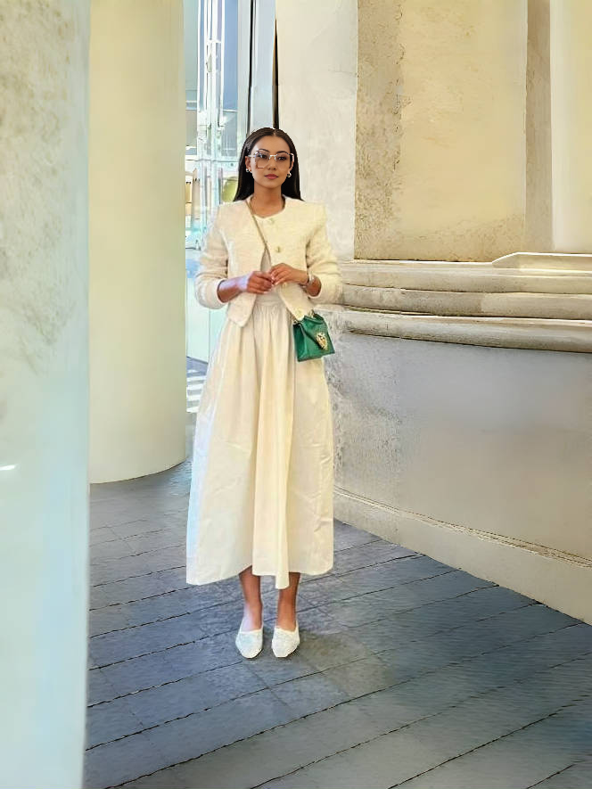 Women's Short Jacket with Round Neck and Long Sleeves, Featuring Symmetrical Front Pockets and Button Closure