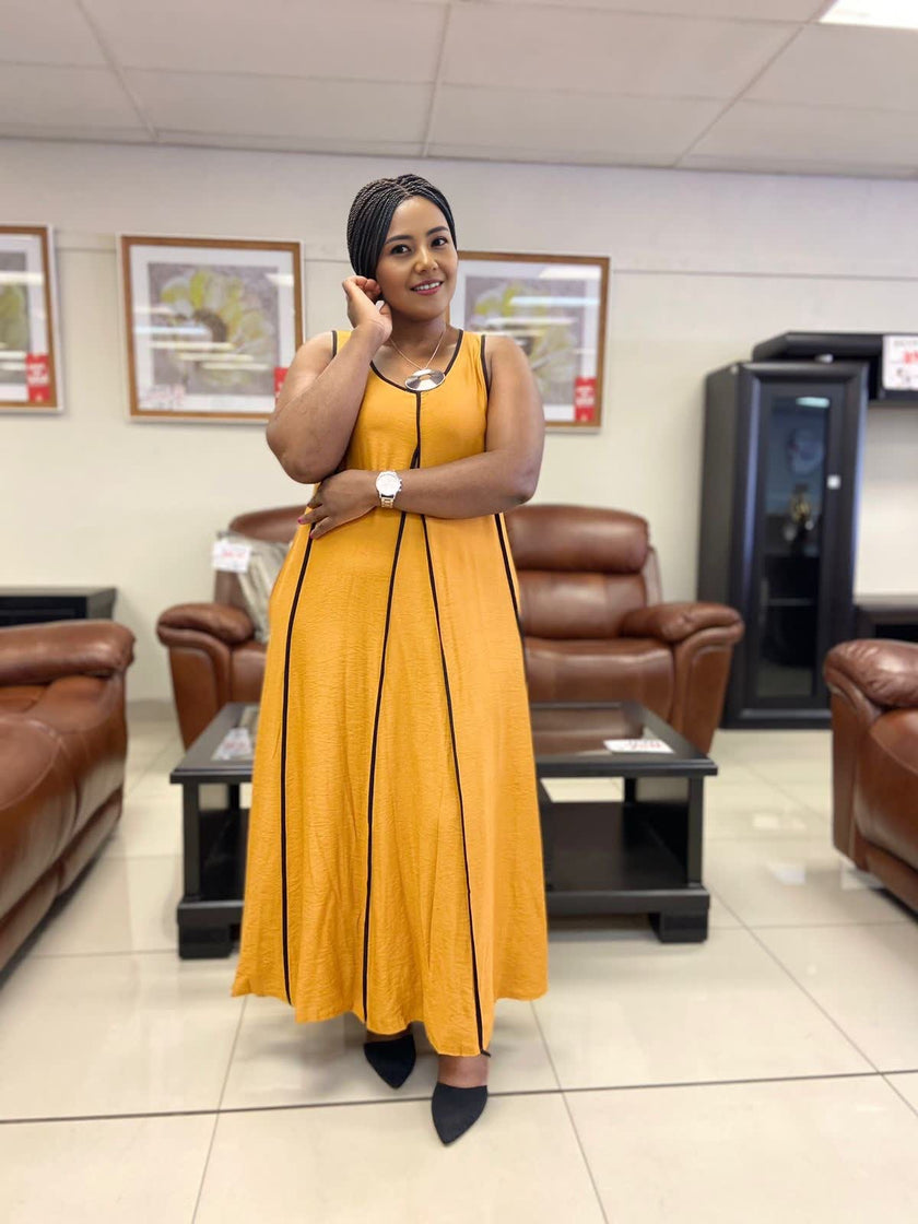 Sleeveless A-line Dress with Simple Line Design