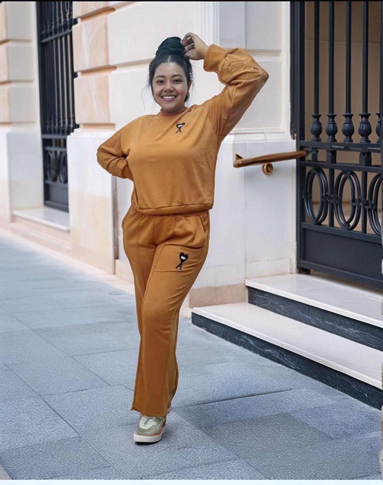Coffee-brown two-piece jogger set with sweatshirt and matching joggers