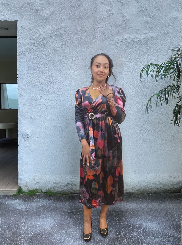 Printed belted midi dress with puff sleeves, multicolor floral pattern and V-neck