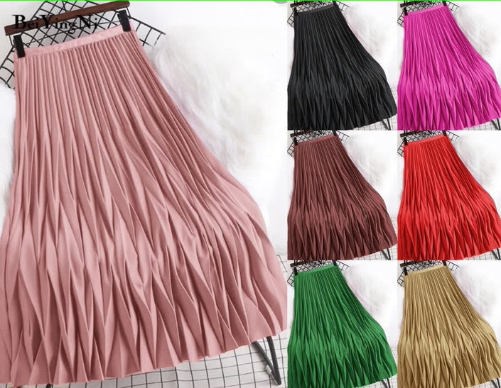 Pleated midi skirt with chevron texture and elastic stretch waistband, multicolor hang display