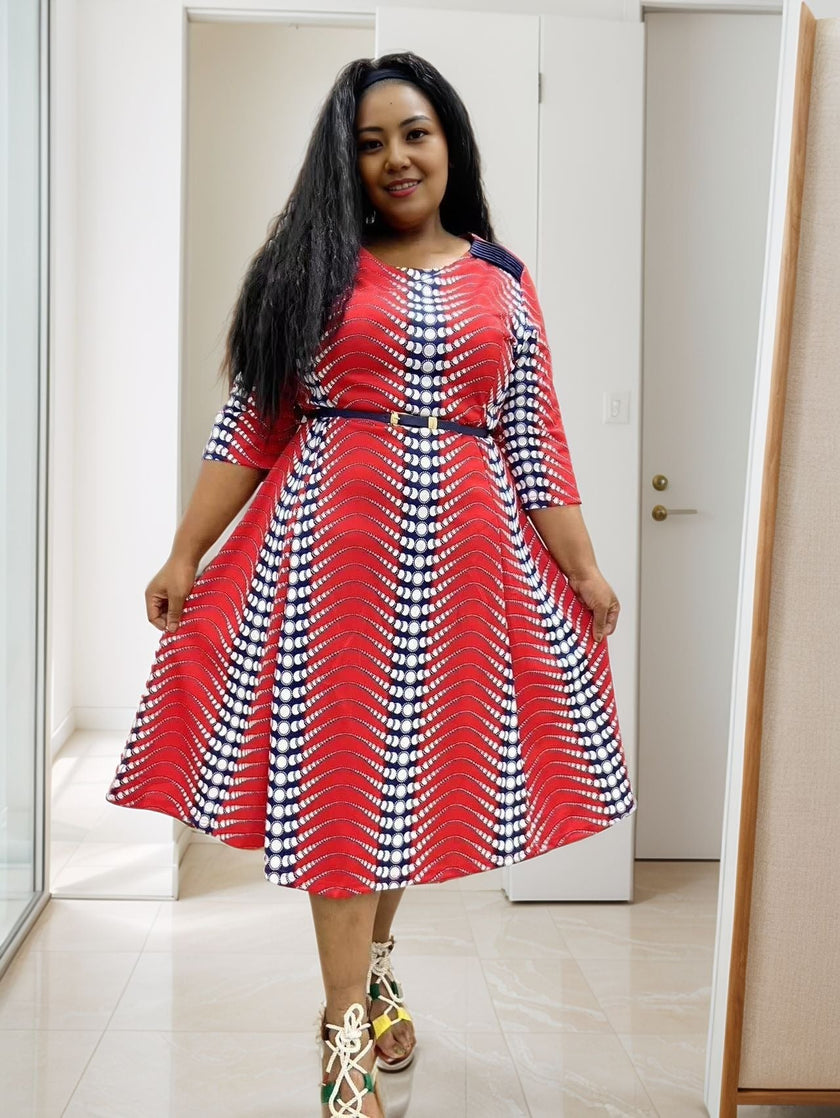 Mid-Length Polka Dot Dress with Fashionable Wave Pattern and Waist Belt Design