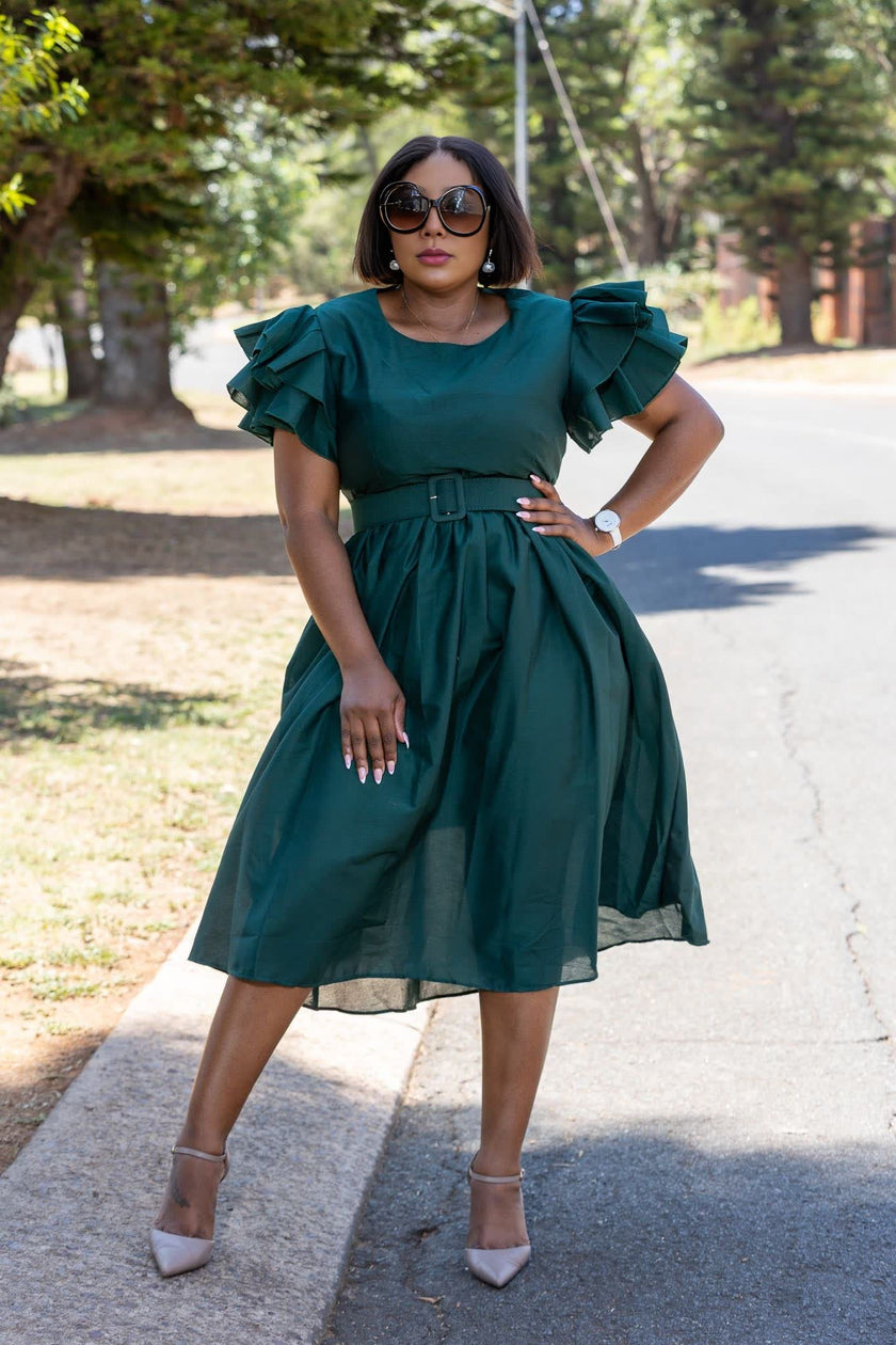Vintage Style Puff Sleeve Dress with Cinched Waist and Elegant Midi Skirt