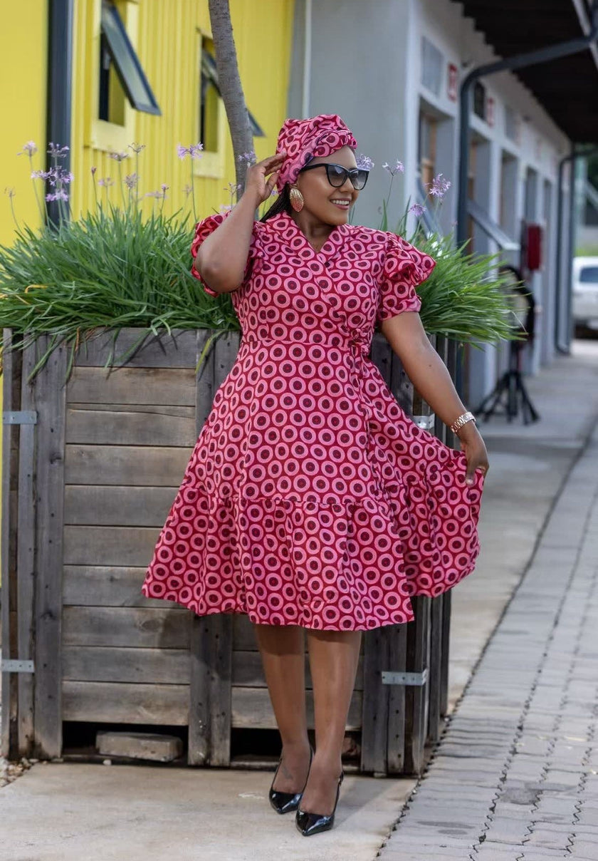 Ethnic Style Polka Dot Pattern Short Sleeve Traditional Dress with Ruffle Design
