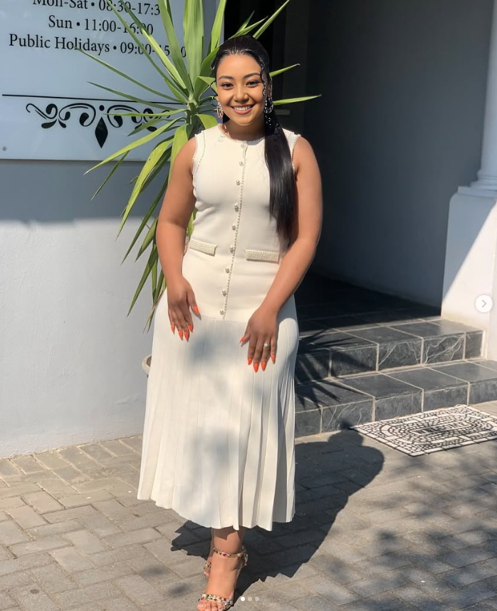 Elegant Women's Knitted Dress - Decorative Buttons