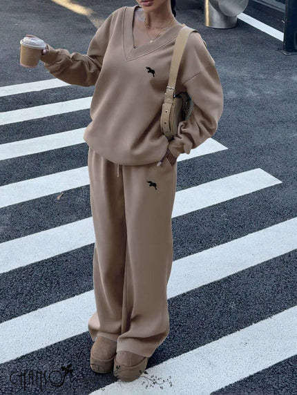 Khaki V-neck top and wide-leg pants set with small dog embroidery