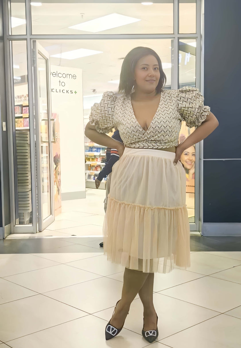 Geometric Pattern V-Neck Twin Set with Pleated Midi Skirt