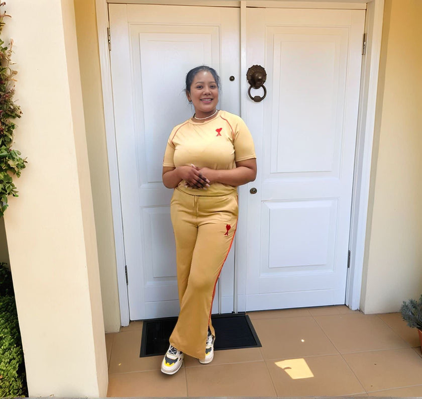 Casual Two-Piece Set with Red Trim｜Short Sleeve Top × Wide-Leg Pants × Chest Embroidery