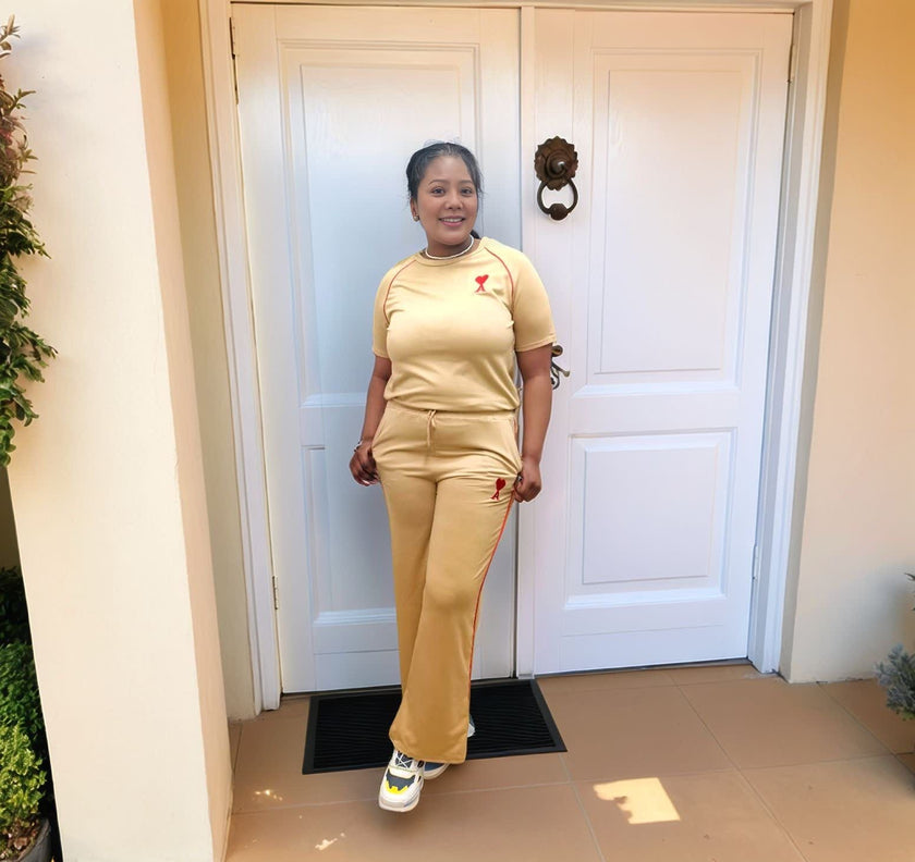 Casual Two-Piece Set with Red Trim｜Short Sleeve Top × Wide-Leg Pants × Chest Embroidery