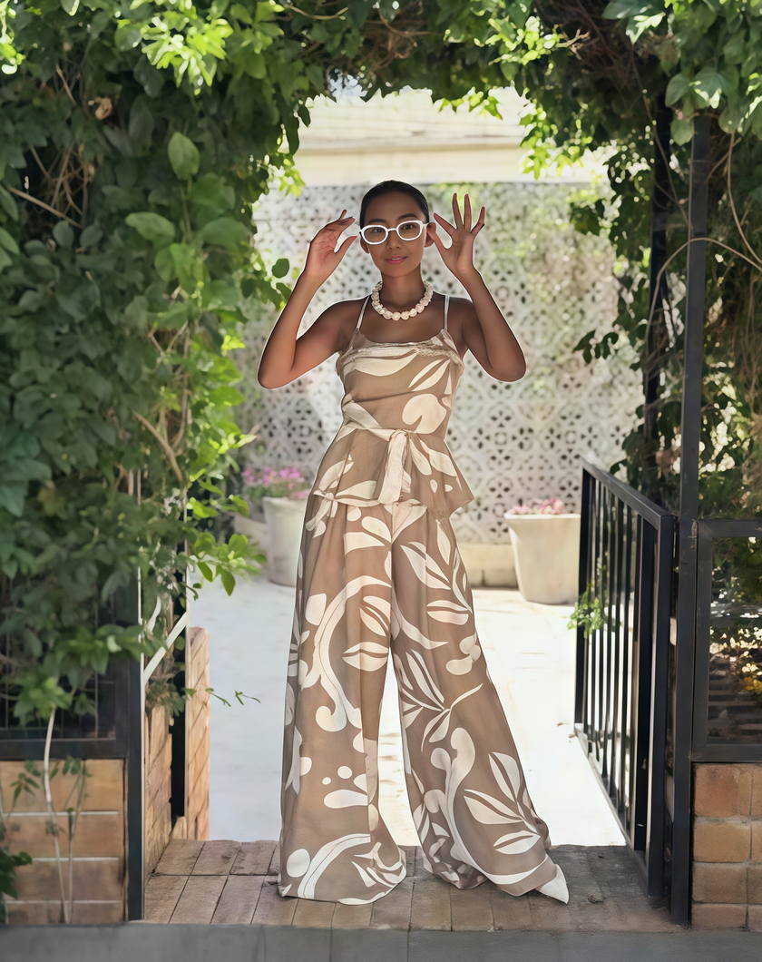 Women's Sleeveless Two-Piece Set - Peplum Top and Wide-Leg Pants with Bold Floral Pattern