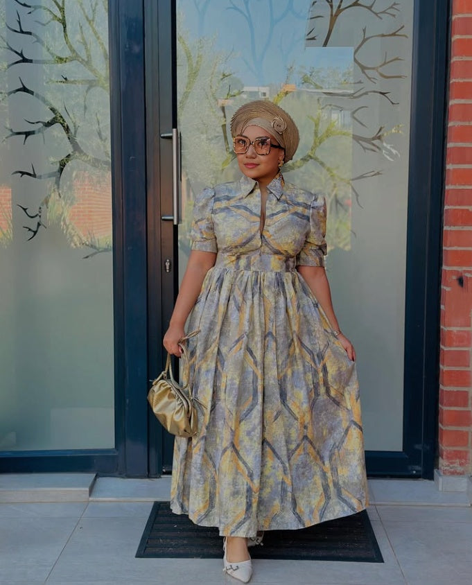 Elegant Women's Maxi Dress with Geometric Pattern and Puff Sleeves