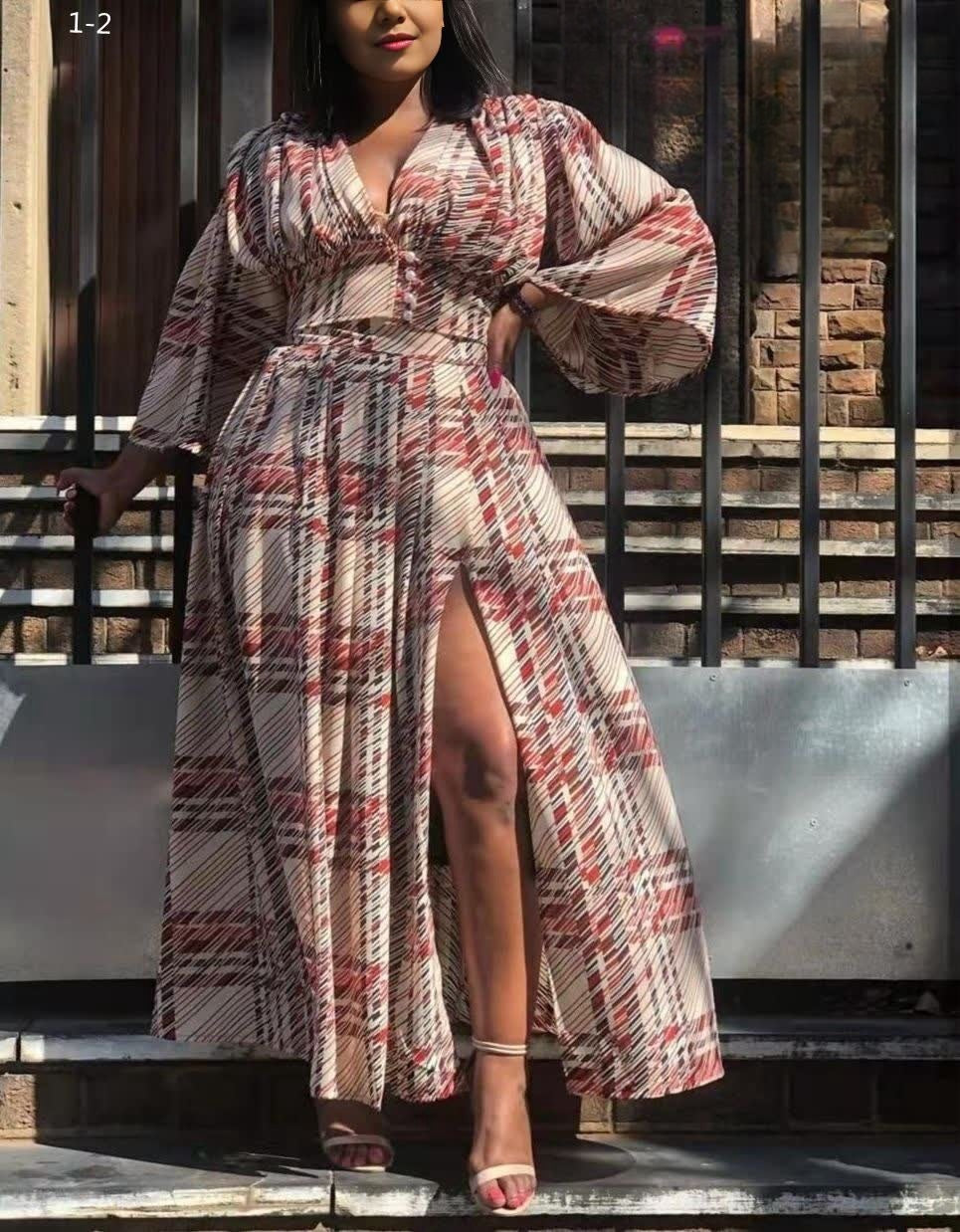 Long-sleeve maxi dress with V-neck and gathered waist, multicolor abstract print, high slit